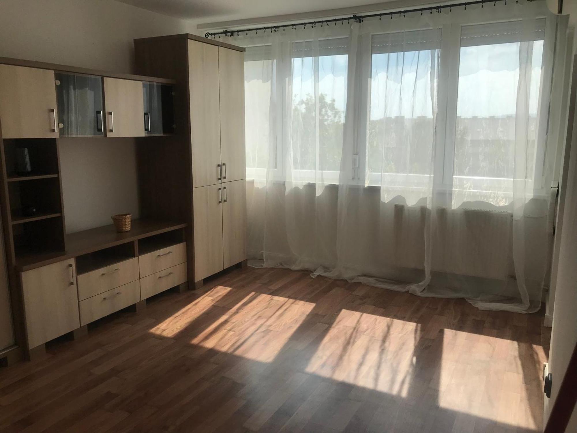 Pillango Parki Kis Lakas 15 Percre A Belvarostol Budapest Esterno foto
